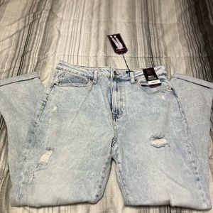 Light washed mom jeans